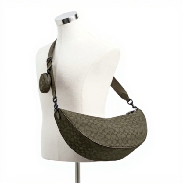 Zaino monospalla Coach Hall morbido verde oliva uomo