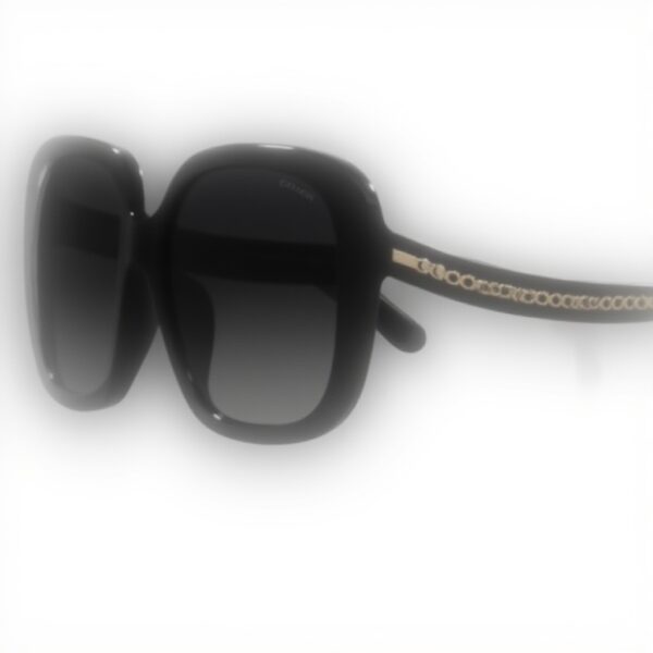 Occhiali da sole Coach HC8323U neri lenti sfumate donna