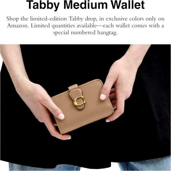 Portafoglio Coach pelle martellata lucida medio Tabby Talpa