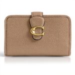 Portafoglio Coach pelle martellata lucida medio Tabby Talpa